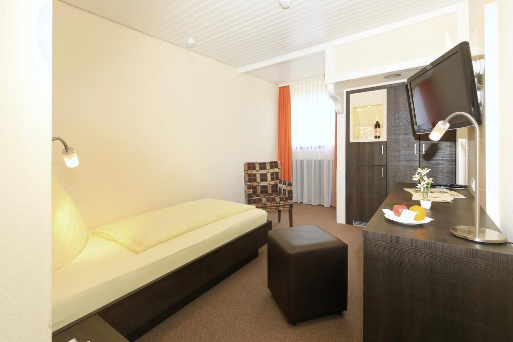 Hotel Hirschen Glottertal Buitenkant foto